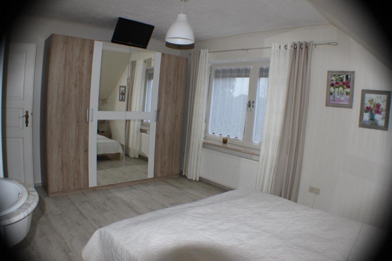 Ferienhaus Abbi Mit Schwimmbad Und Fitness Fur 8 Personen, Strand, Norddeich Apartment Hage Ngoại thất bức ảnh